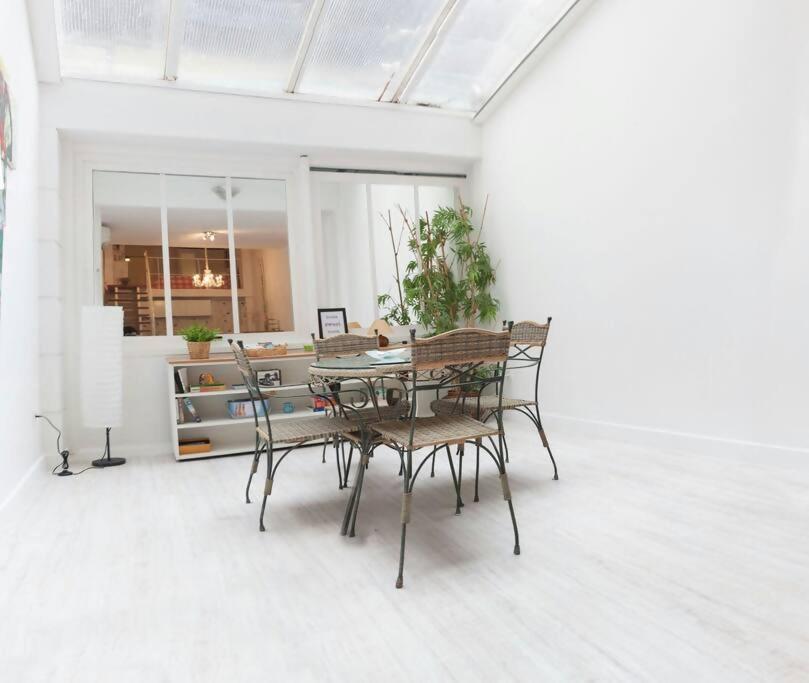 Duplex Center Parking Netflix Amazon Video Lejlighed Sevilla Eksteriør billede